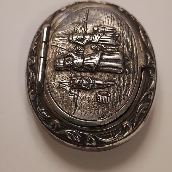 Antique Dutch Silver Snuff Pill Box Repousse Scene - Picture 5 of 9